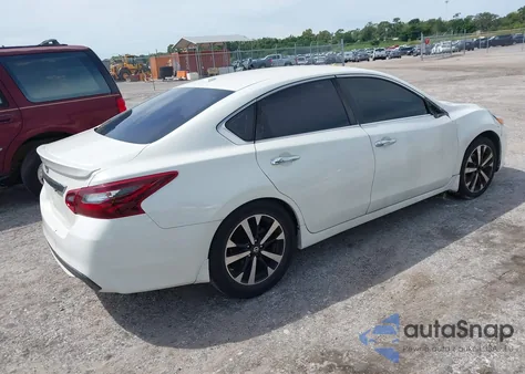 2018 Nissan Altima 2.5 S z USA, uszkodzony, nr VIN 1N4AL3AP4JC223883